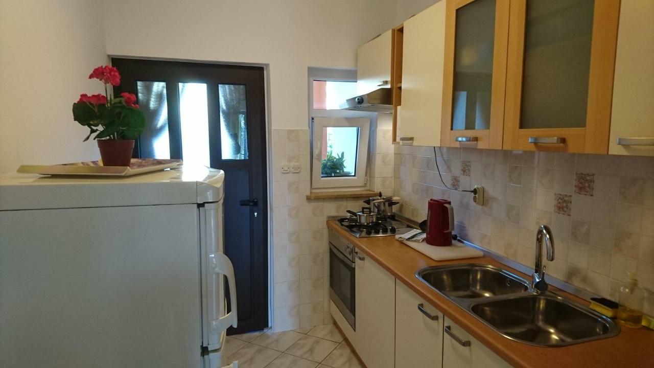 Appartement Ela Cres Extérieur photo